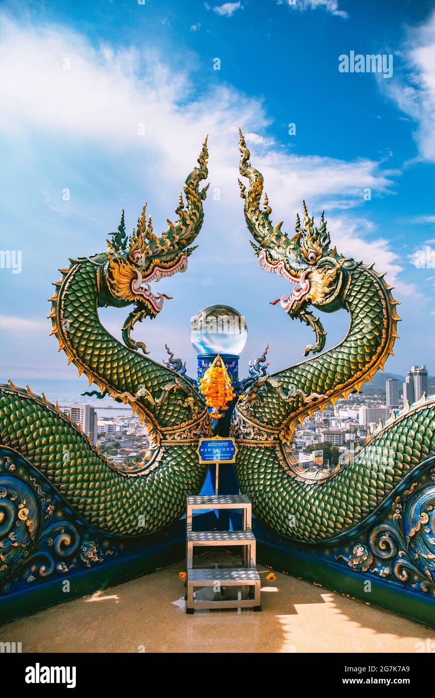 Punto panoramico di Wat Khao Phra Khru a Chonburi, Thailandia Foto Stock
