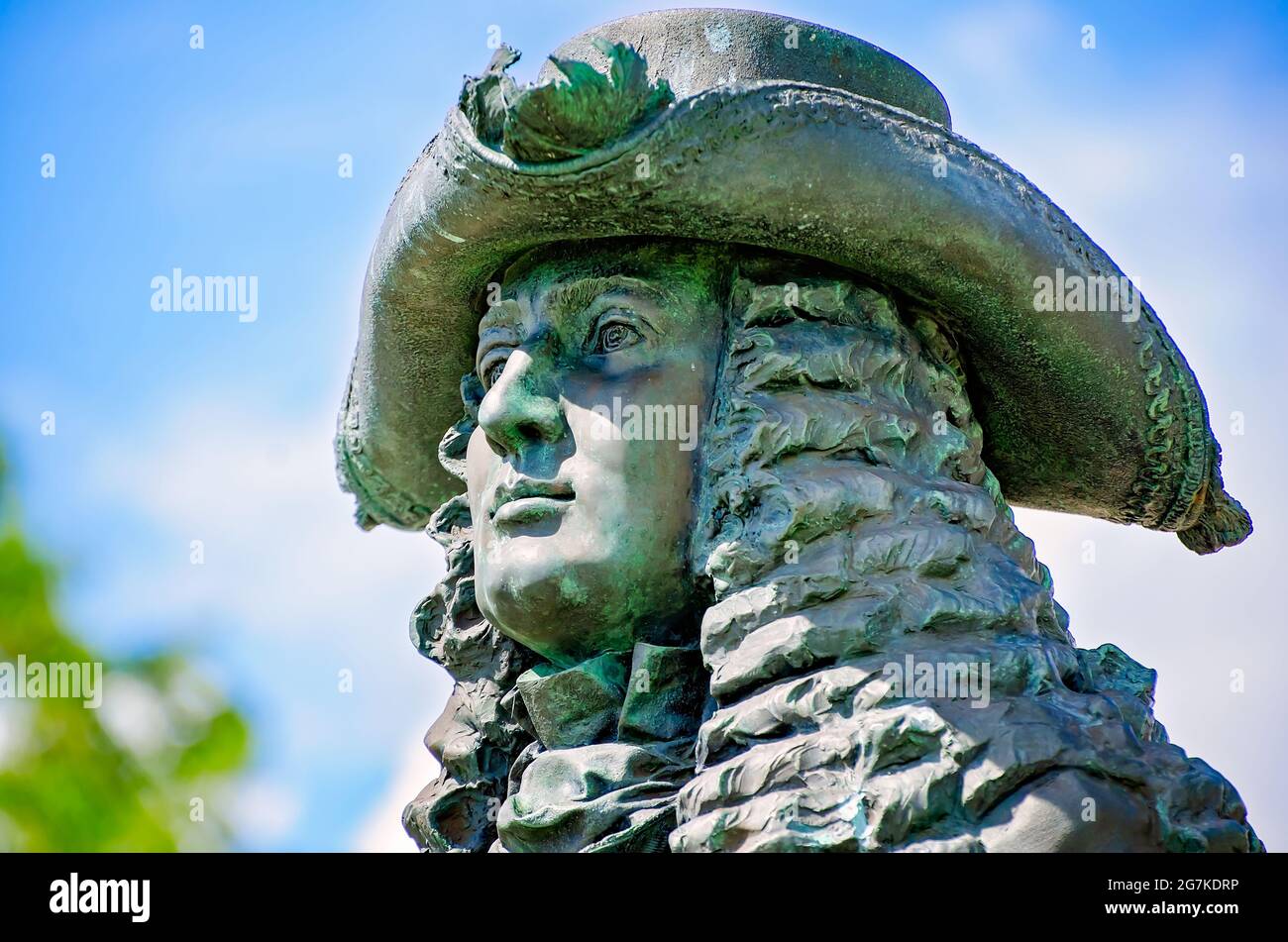 Una statua di Pierre le Moyne D’Iberville si trova a Fort Maurepas Park, 1 luglio 2021, a Ocean Springs, Mississippi. Foto Stock