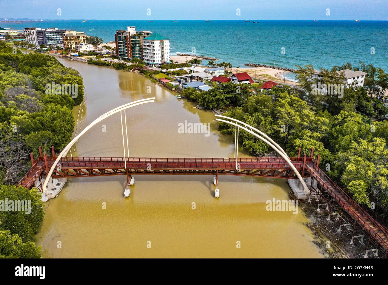 Phra Chedi Klang Nam, Phra Samut Chedi Pak Nam, a Rayong, Thailandia Foto Stock