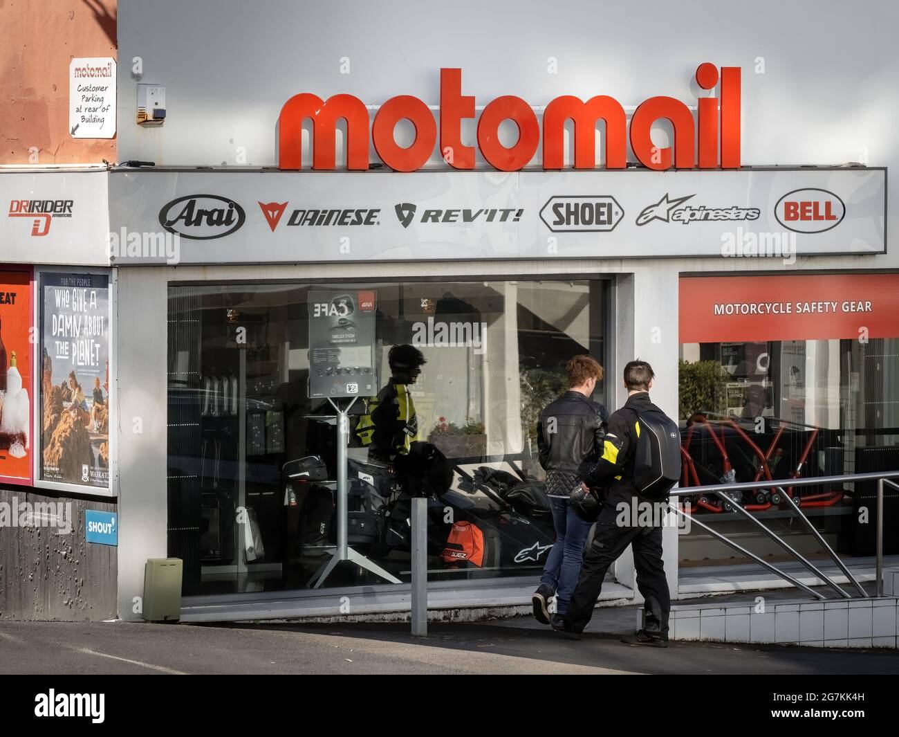 AUCKLAND, NUOVA ZELANDA - 21 giugno 2021: Vista del Superstore Motomail Motorcycle Gear ad Auckland. Auckland, Nuova Zelanda - 21 giugno 2021 Foto Stock