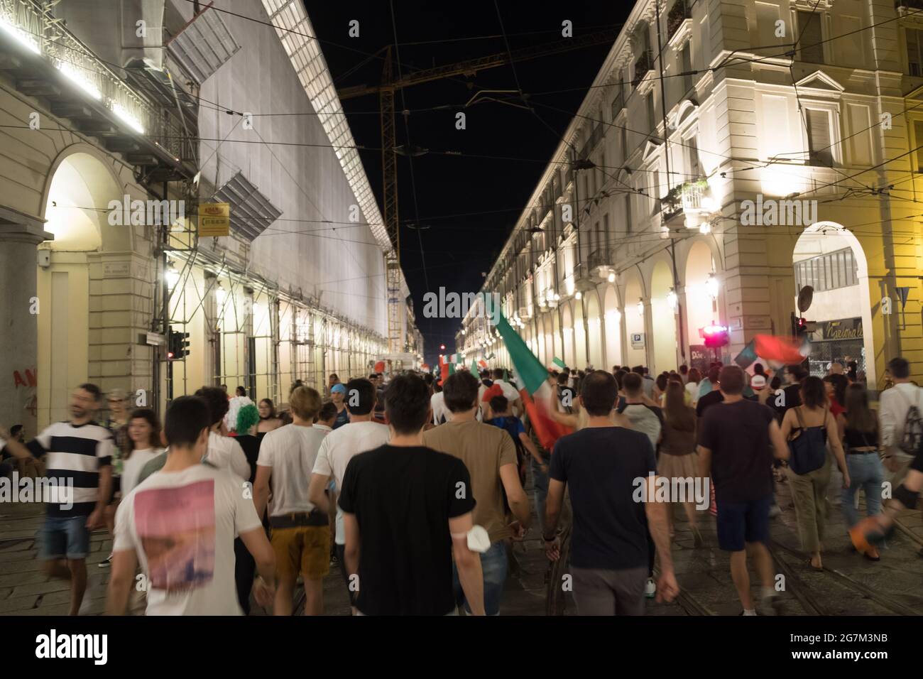 La celebrazione del tifoso italiano per la vittoria del Campionato europeo di calcio nel 2021. Foto Stock