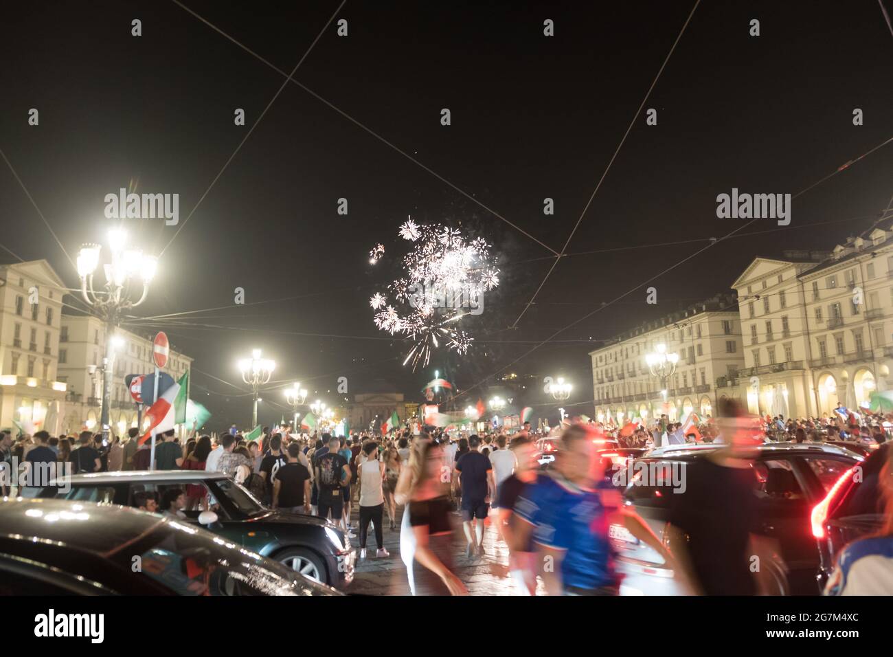 La celebrazione del tifoso italiano per la vittoria del Campionato europeo di calcio nel 2021. Foto Stock