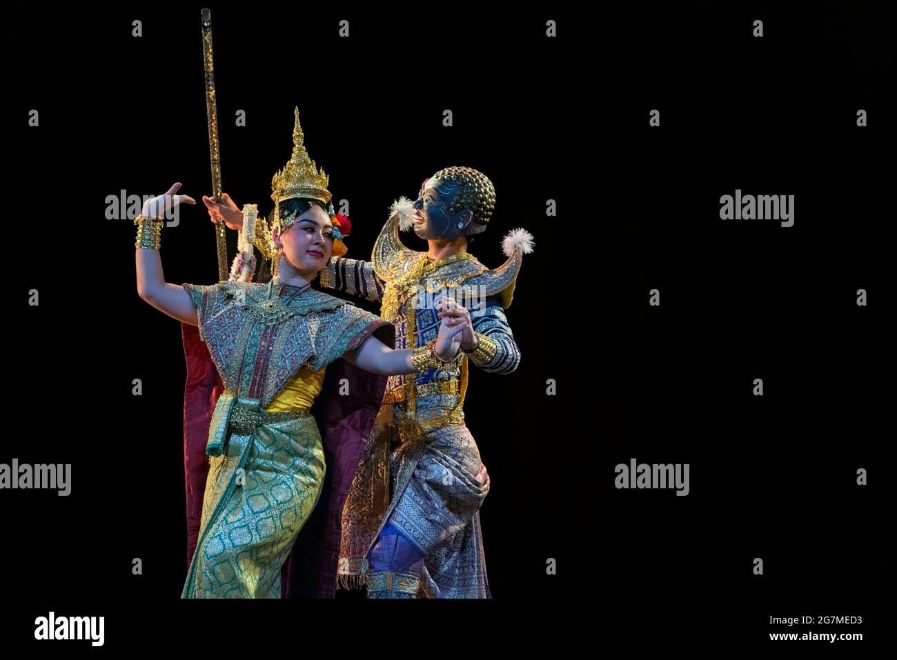 Khon, il Khon Masked Dance Drama in Thailandia, è un'arte performante che combina elementi musicali, vocali, letterari, danze, rituali e artigianali. Khon Foto Stock