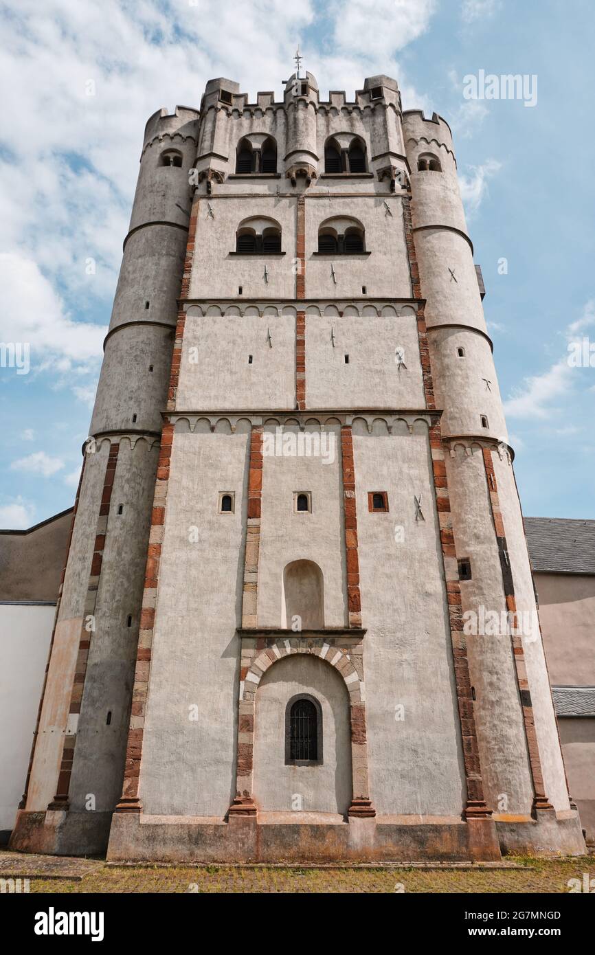 Cattedrale di Münstermaifeld, Renania-Palatinato, Germania. Chiesa medievale di San Martino e San Severo del tardo romanico, inizio gotico. Foto Stock