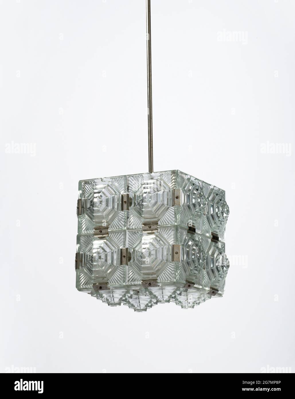 una pesante lampada a sospensione in vetro degli anni '60. Nello stile di un riflettori fresco. Foto Stock