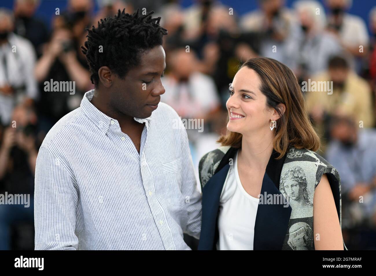 Makita Samba e Noemie Merlant partecipano alla tredicesima Photocall di Parigi come parte del 74a Festival Internazionale del Cinema di Cannes, in Francia, il 15 luglio 2021. Foto di Aurore Marechal/ABACAPRESS.COM Foto Stock