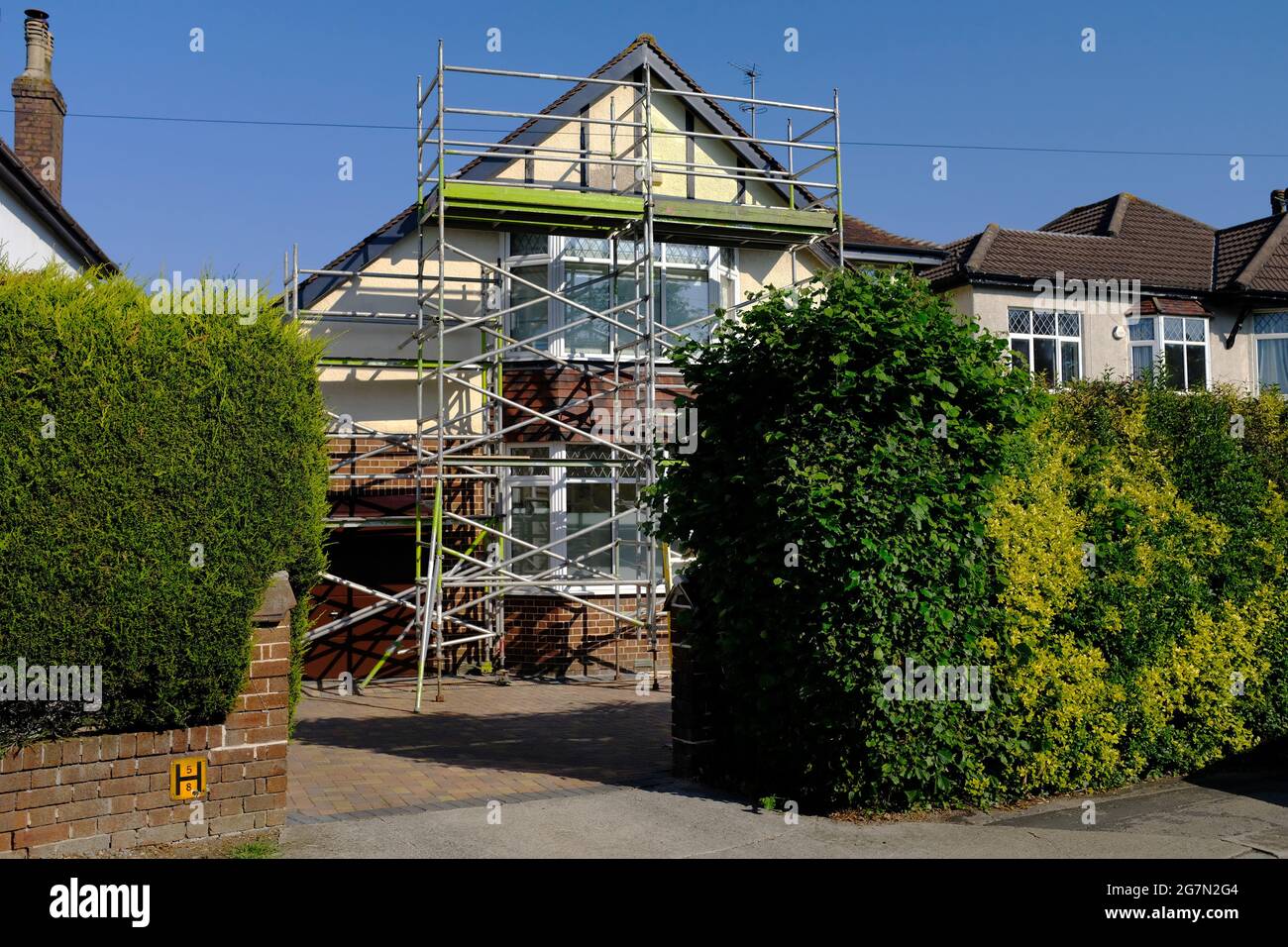 Impalcatura su una casa a Bristol. Foto Stock