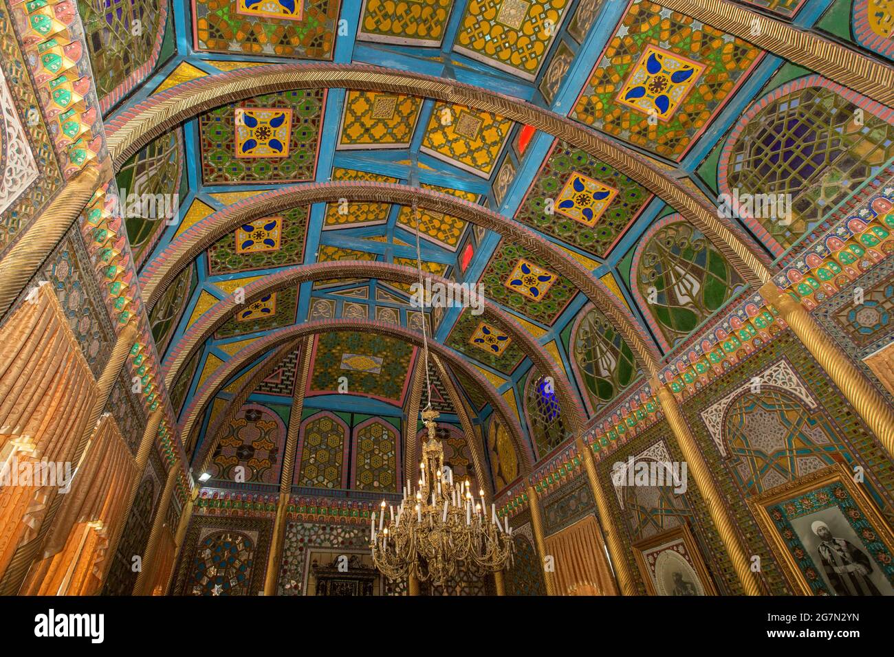 Soffitto in una delle sale di ricevimento, il Palazzo Sitorai Mokhi-Khosa, il palazzo estivo di Emir, Bukhara, Uzbekistan Foto Stock