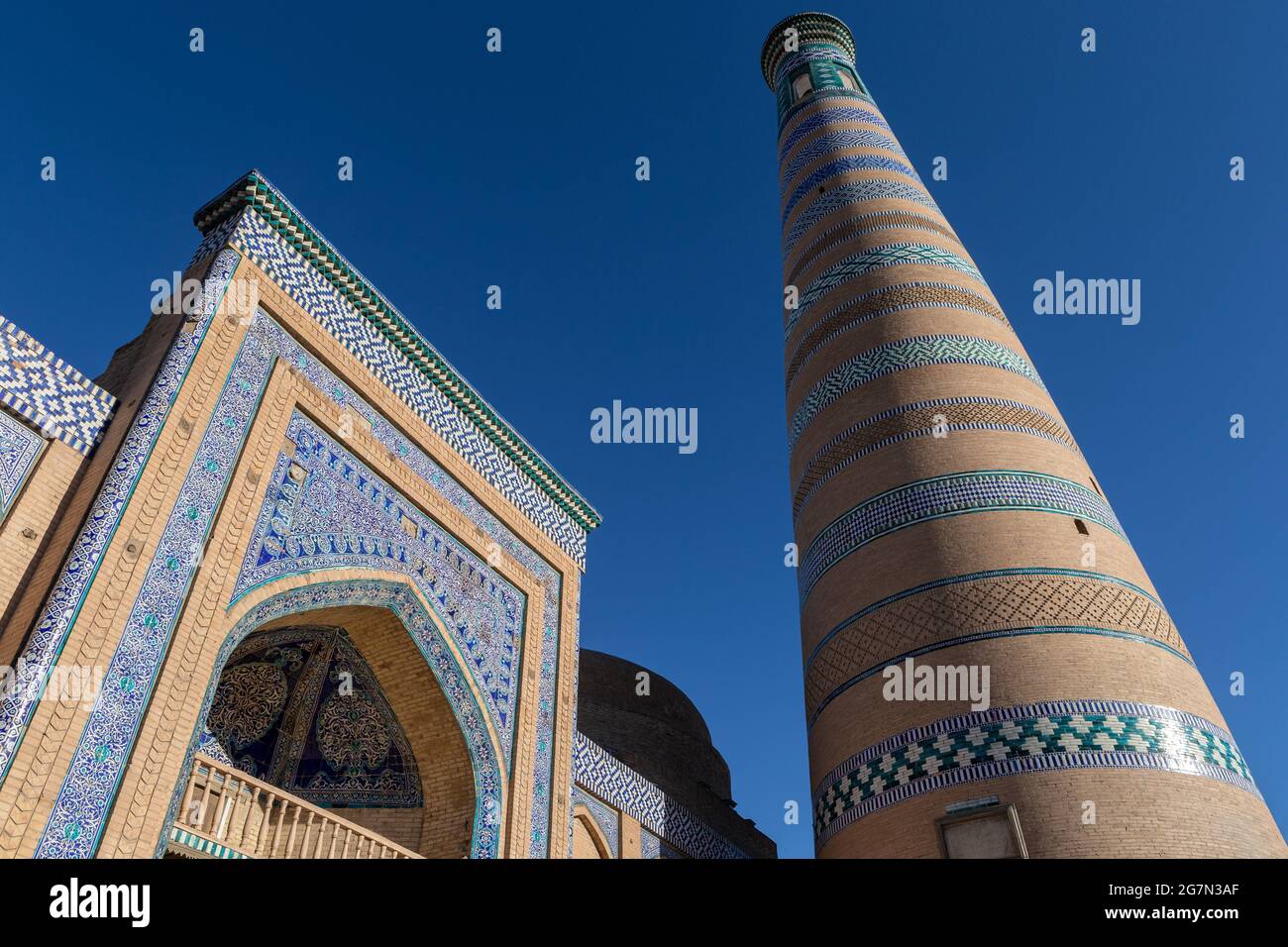 Complesso Islam Khoja: moschea e minareto, Khiva, Uzbekistan Foto Stock