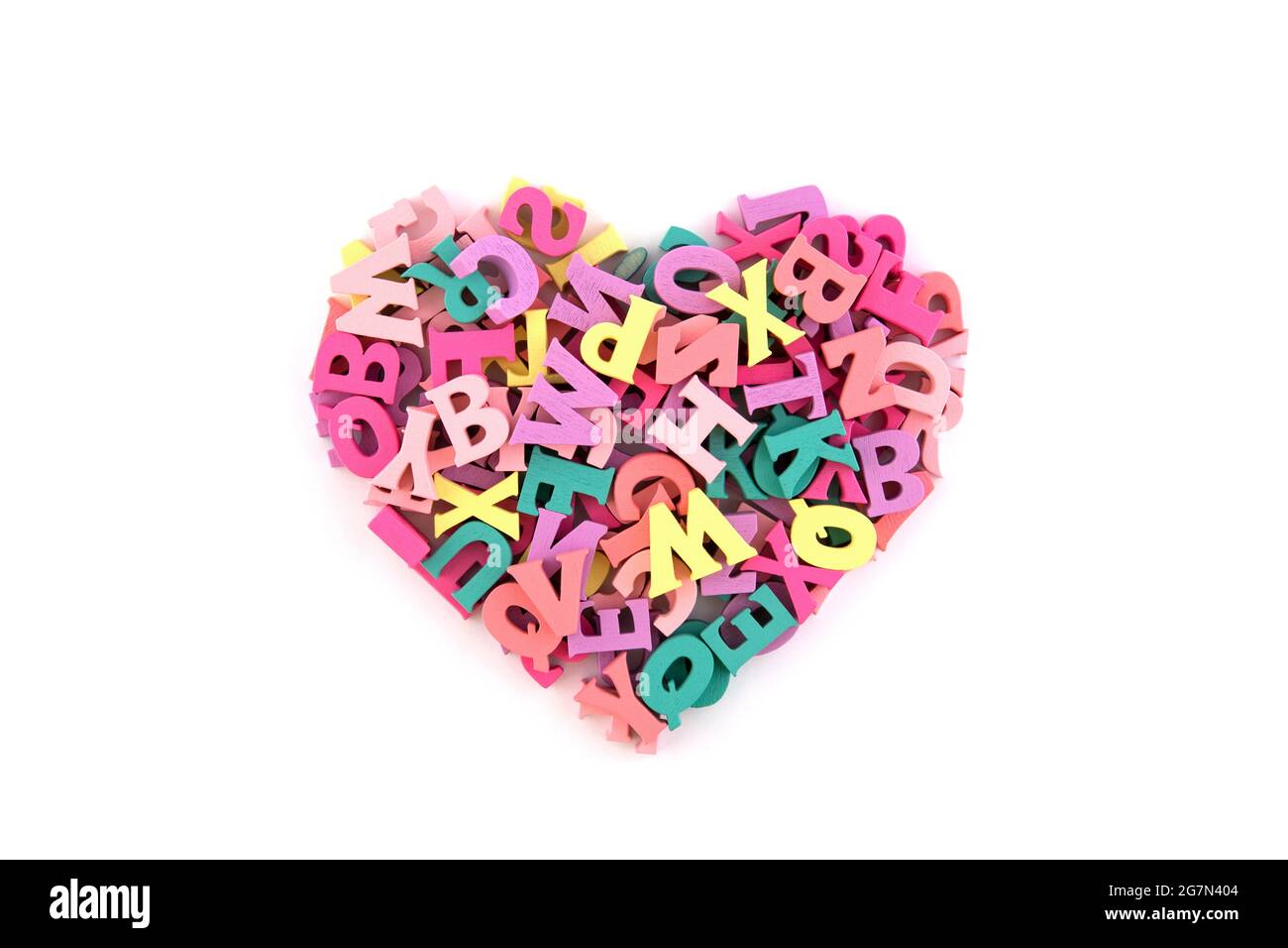 Forma del cuore da lettere colorate, composizione tipografica Foto stock -  Alamy