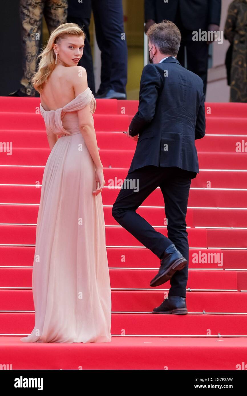 Cannes, Francia. 15 2021 luglio: Stella Maxwell partecipa al Red Carpet "Francia" durante il 74a Festival Internazionale del Cinema di Cannes giovedì 15 luglio 2021 al Palais des Festivals di Cannes. Foto per credito: Julie Edwards/Alamy Live News Foto Stock