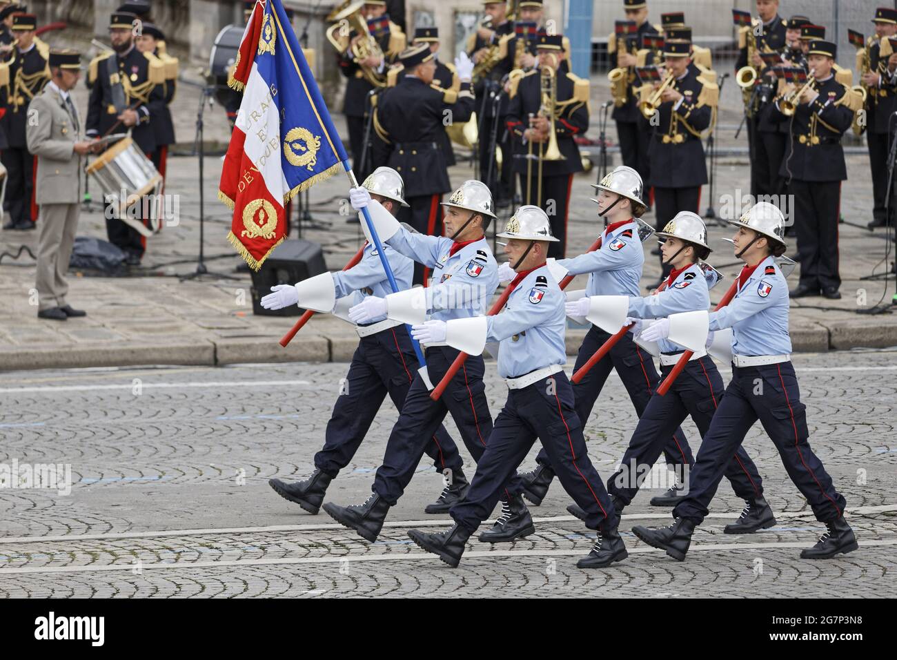 Parigi, Francia. 14 luglio 2021. La parata militare del giorno della  Bastiglia il 14 luglio sugli Champs Elysees Avenue a Parigi tributo alle  truppe europee Foto stock - Alamy