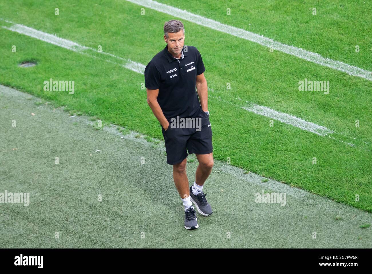 Varsavia, Polonia. 14 luglio 2021. Kjetil Knutsen allenatore di FK Bodo/Glimt visto durante la prima partita di qualificazione della UEFA Champions League tra Legia Warszawa e FK Bodo/Glimt al Marshal Jozef Pilsudski Legia Warsaw Municipal Stadium. (Punteggio finale; Legia Warszawa 2:0 Bodo/Glimt) Credit: SOPA Images Limited/Alamy Live News Foto Stock