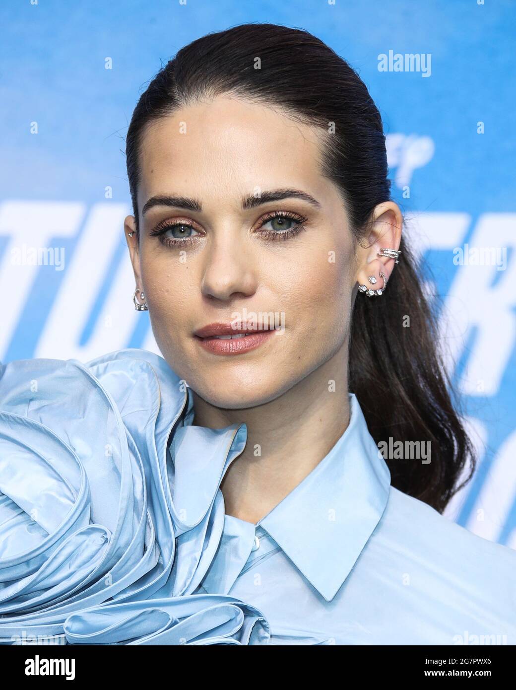 CENTURY CITY, LOS ANGELES, CALIFORNIA, USA - 15 LUGLIO: L'attrice Lyndsy Fonseca arriva al Disney+ 'Turner & Hooch' Los Angeles Premiere Event che si tiene al Westfield Century City Mall il 15 luglio 2021 a Century City, Los Angeles, California, Stati Uniti. (Foto di Xavier Collin/Image Press Agency) Foto Stock