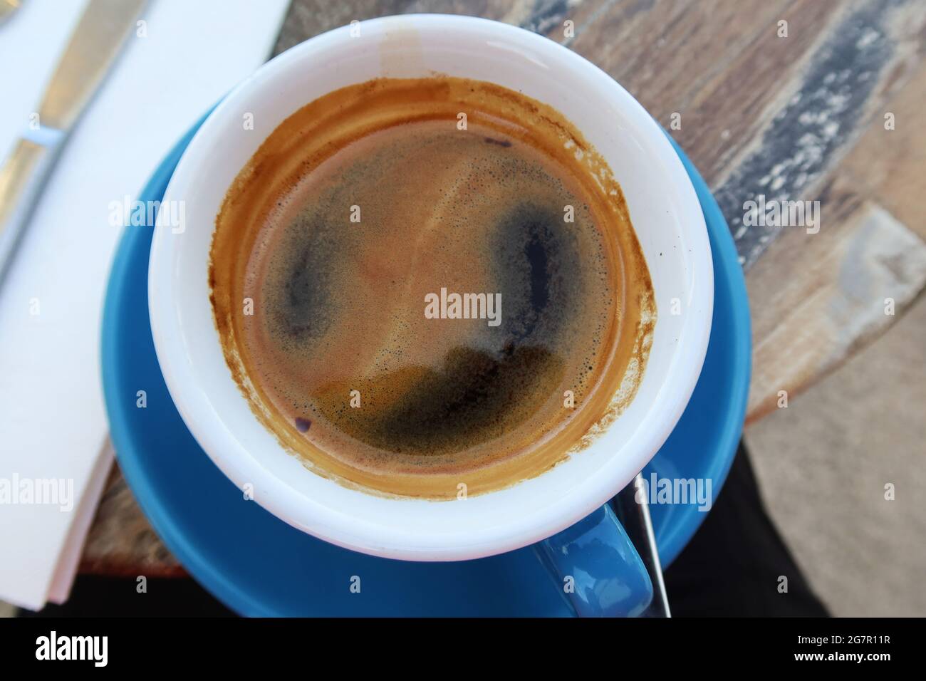 Una tazza di caffè nero Foto Stock