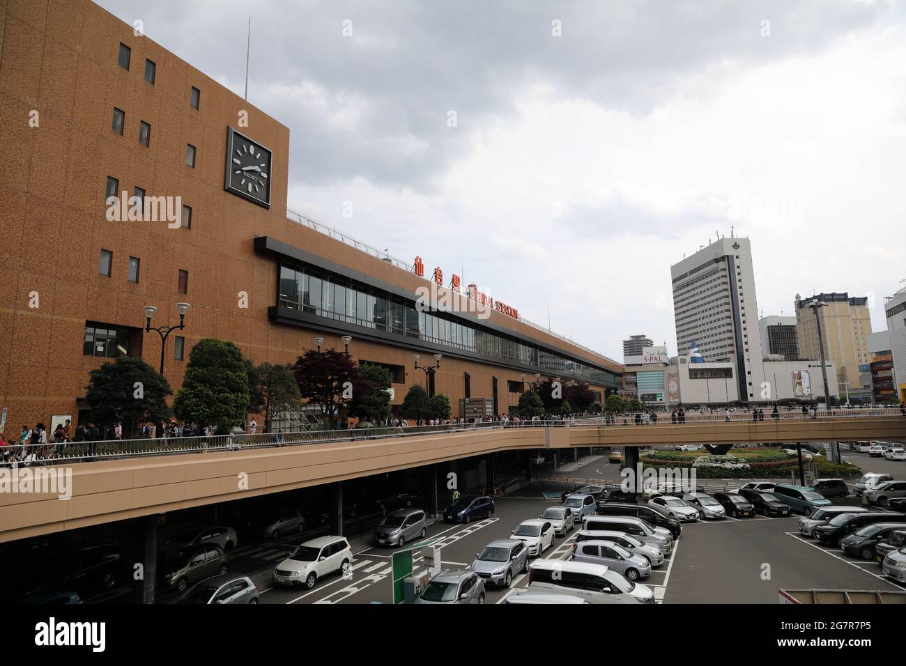 SENDAI, GIAPPONE - APR. 2018 : stazione di Sendai, quella della grande stazione ferroviaria di Miyagi, Tohoku. Sendai è la porta d'ingresso al nord del giappone. Foto Stock