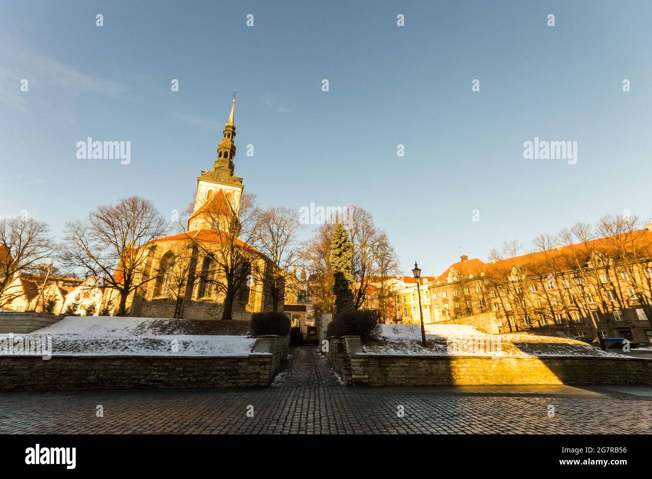 Tallinn, Estonia. Chiesa di San Nicola (Niguliste kirik), un'ex chiesa che oggi ospita il Museo Niguliste, parte del Museo d'Arte dell'Estonia Foto Stock