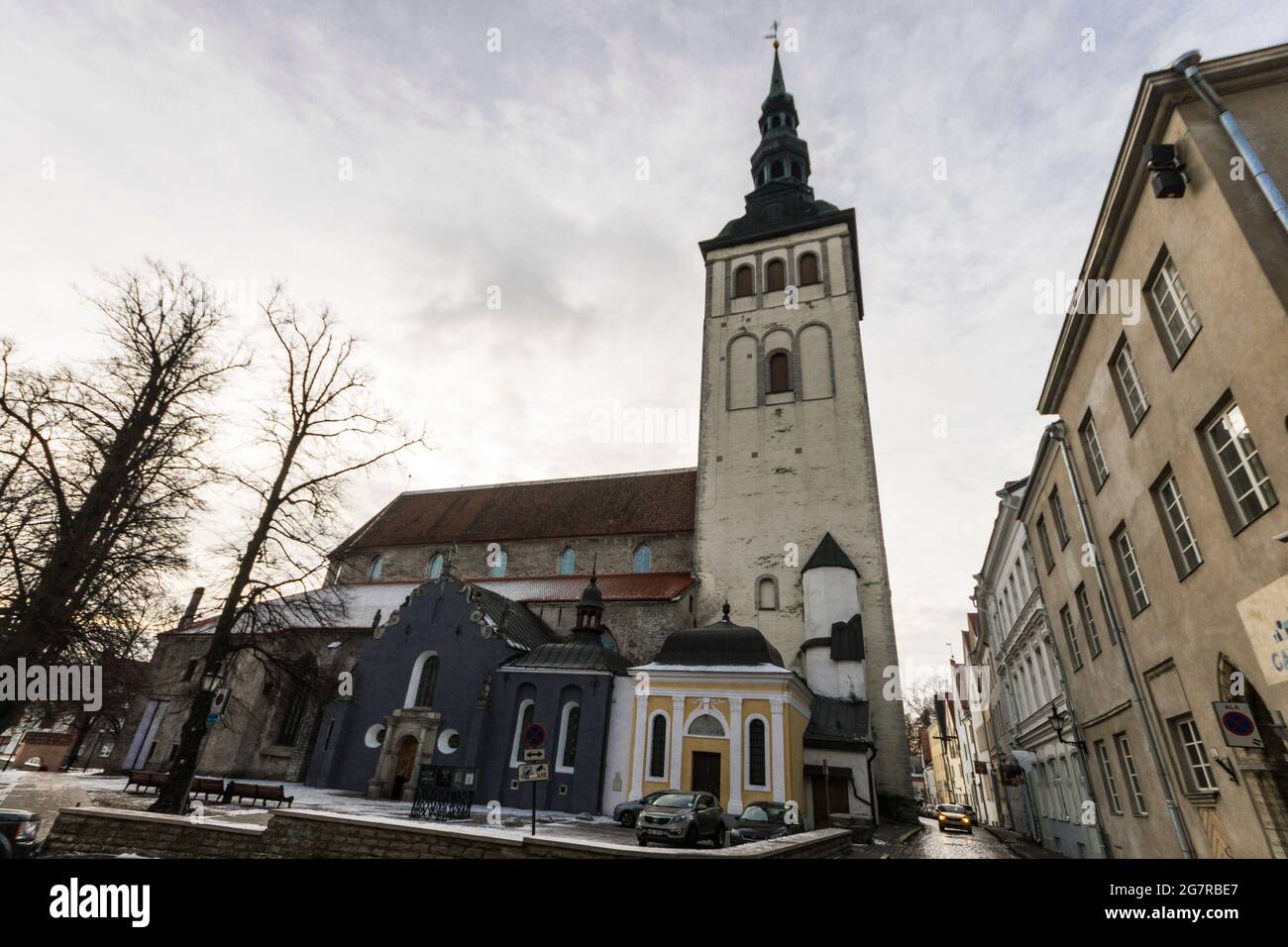 Tallinn, Estonia. Chiesa di San Nicola (Niguliste kirik), un'ex chiesa che oggi ospita il Museo Niguliste, parte del Museo d'Arte dell'Estonia Foto Stock