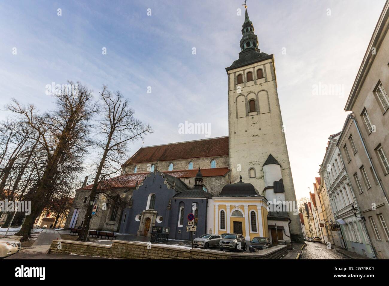 Tallinn, Estonia. Chiesa di San Nicola (Niguliste kirik), un'ex chiesa che oggi ospita il Museo Niguliste, parte del Museo d'Arte dell'Estonia Foto Stock