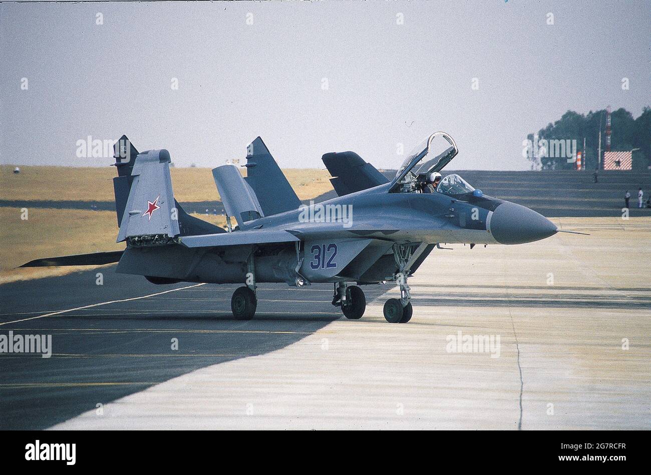 Mikoyan MIG-29K, aereo da combattimento russo, Gurevich Fulcrum D, stazione dell'aeronautica di Yelahanka, campo dell'aviazione militare indiana, Yelahanka, Bengaluru, Bangalore, Karnataka, India, Asia, India, Asia Foto Stock