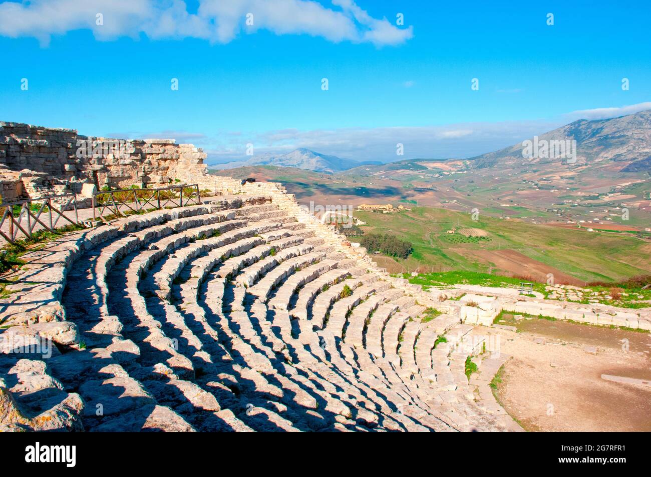Le rovine del teatro greco di Segesta, Sicilia, Italia Foto Stock