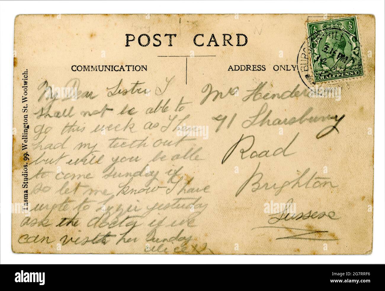 Retro della cartolina originale del WW1, francobollo verde King George V 1/2 d (mezzo pence / centesimo), timbrato e affrancato 1917, Woolwich, Londra, Regno Unito Foto Stock