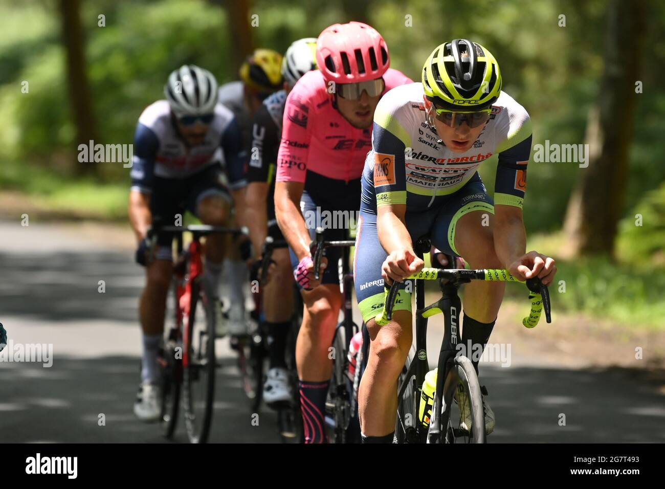 Georg Zimmermann tedesco di Intermarche Wanty-Gobert Materiaux e Jonas Rutsch tedesco di Educazione EF - Nippo 2021 raffigurato in azione durante la fase 19 Foto Stock