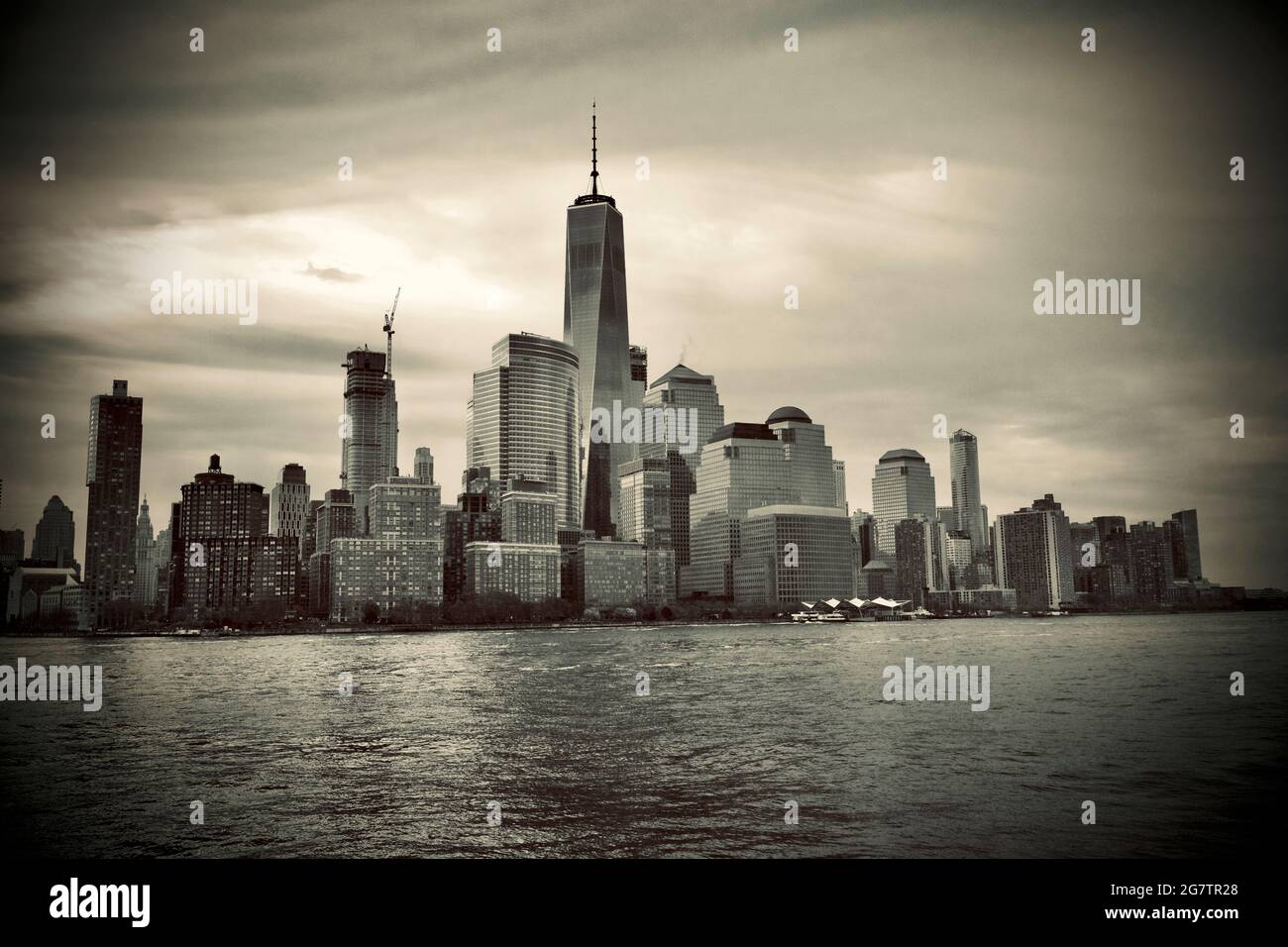 Il World Trade Center a Manhattan, New York, dal traghetto New York Waterway sul fiume Hudson. Foto Stock