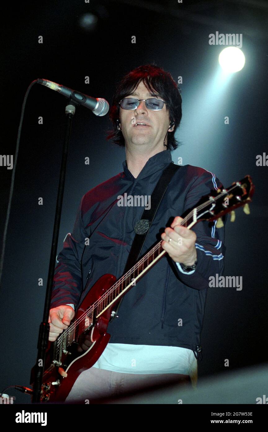 Milano Italia 2000-05-31: Johnny Marr & The Healers concerto dal vivo al Forum Assago Foto Stock