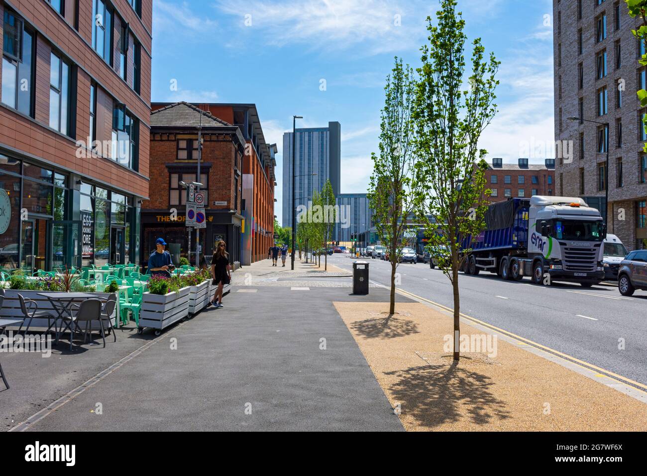 Il blocco di appartamenti Oxygen Tower da Great Ancoats Street, Manchester, Inghilterra, Regno Unito Foto Stock