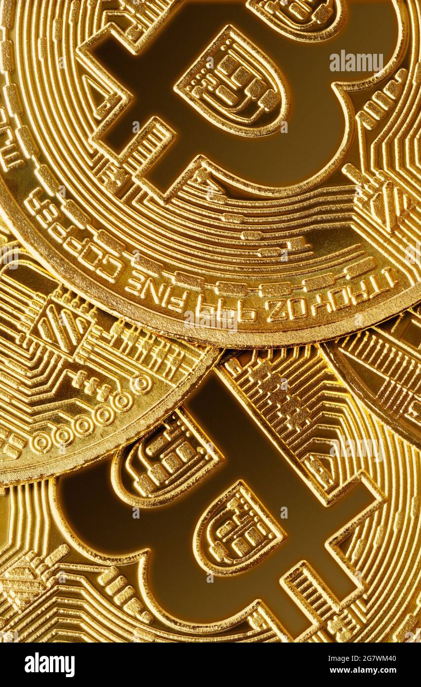 Sfondi e texture: Gruppo di monete di bitcoin d'oro, primo piano Foto Stock