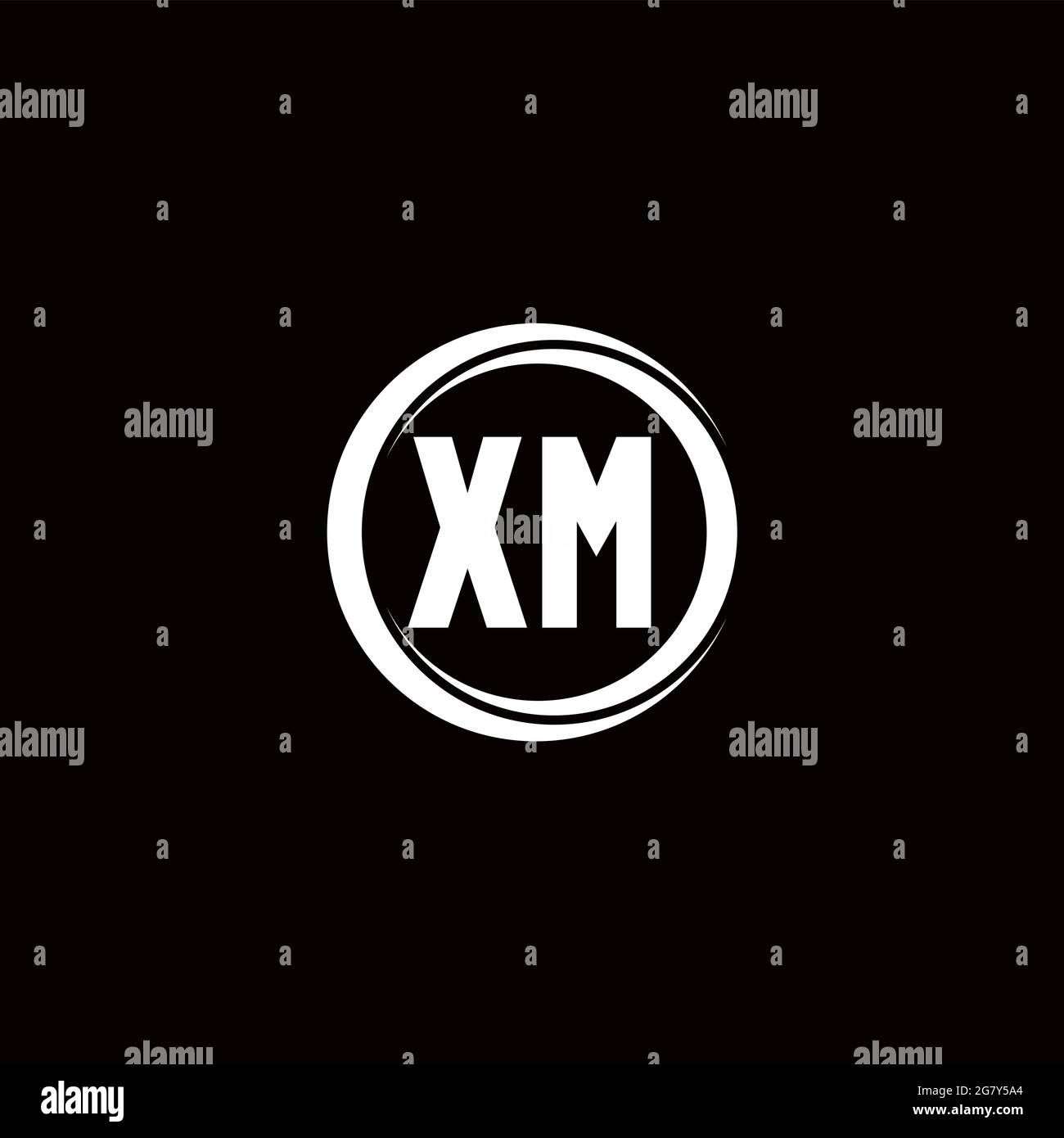 Monogramma con lettera iniziale del logo XM con modello di disegno arrotondato a sezione circolare isolato su sfondo nero Illustrazione Vettoriale