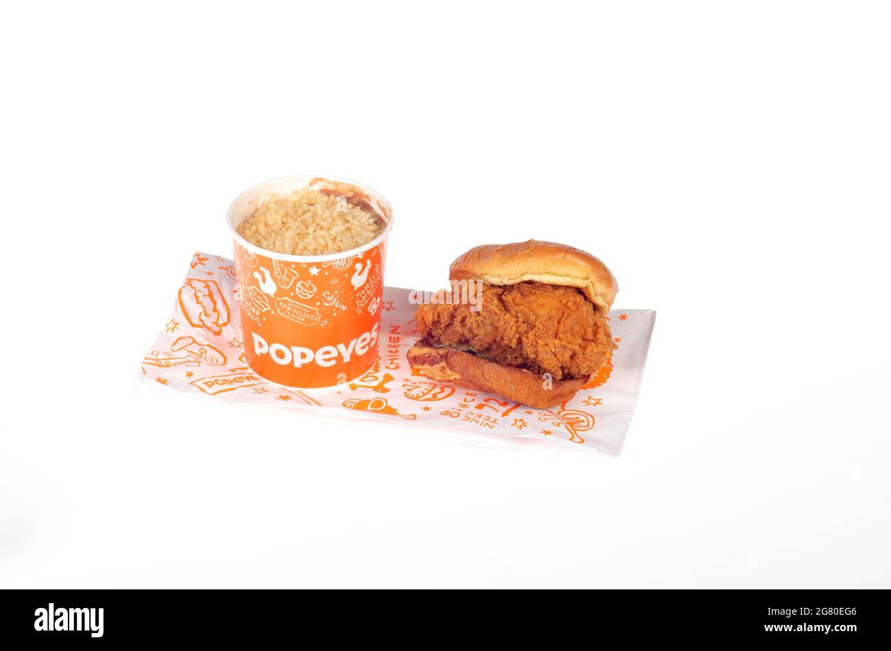 Panino di pollo di Popeye con riso e piatto laterale di fagioli rossi Foto Stock