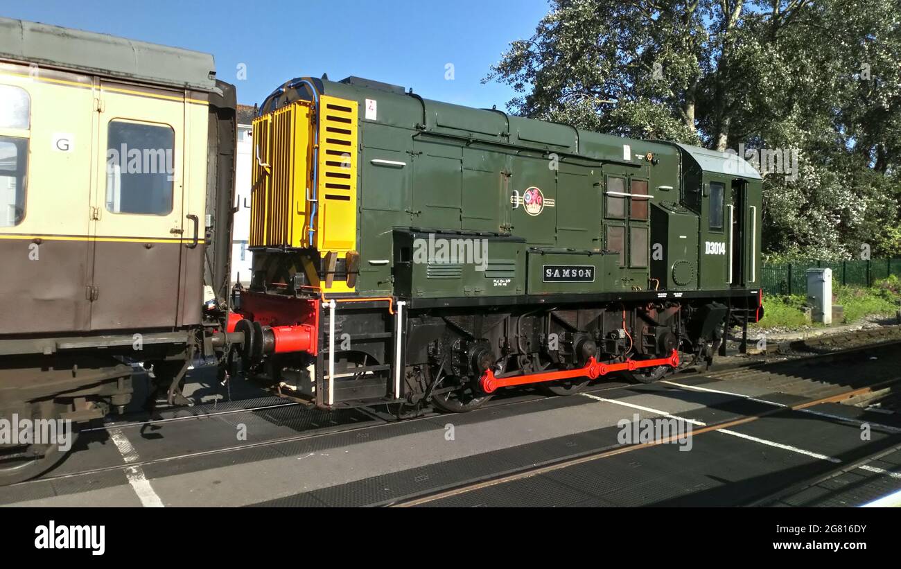 BR Classe 08 Diesel motore derivatore D3014 ' Sansone " al Sands strada incrocio ferroviario, Paignton, Devon, Inghilterra. Foto Stock