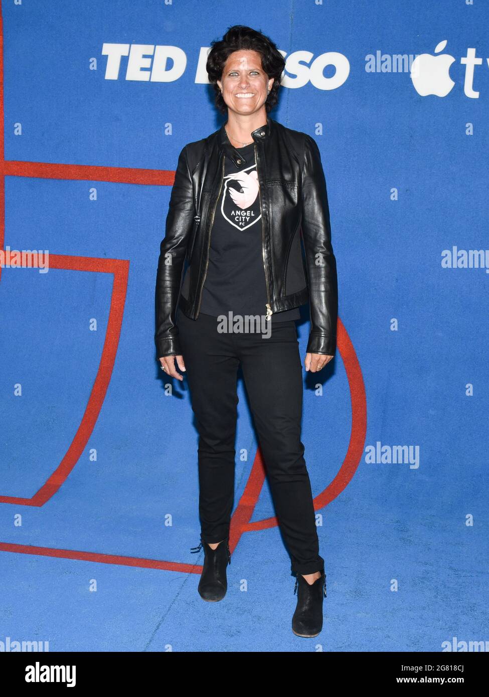 15 luglio 2021, West Hollywood, California, USA: Julie Uhrman partecipa alla seconda stagione di Apple ''Ted lasso''. (Immagine di credito: © Billy Bendight/ZUMA Wire) Foto Stock