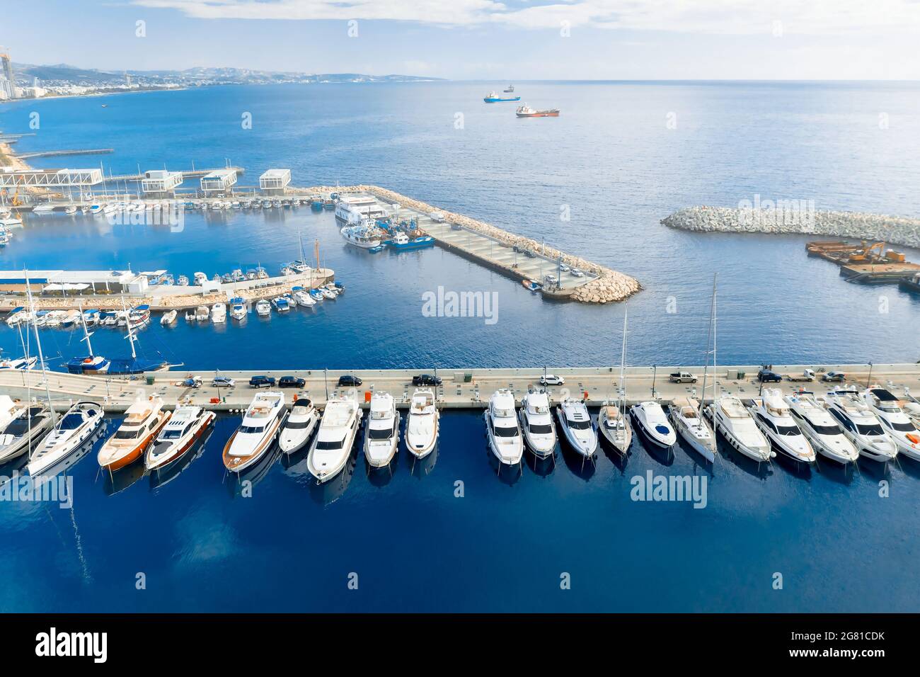 Barche e yacht a Limassol Vecchio Porto e porto turistico Foto Stock