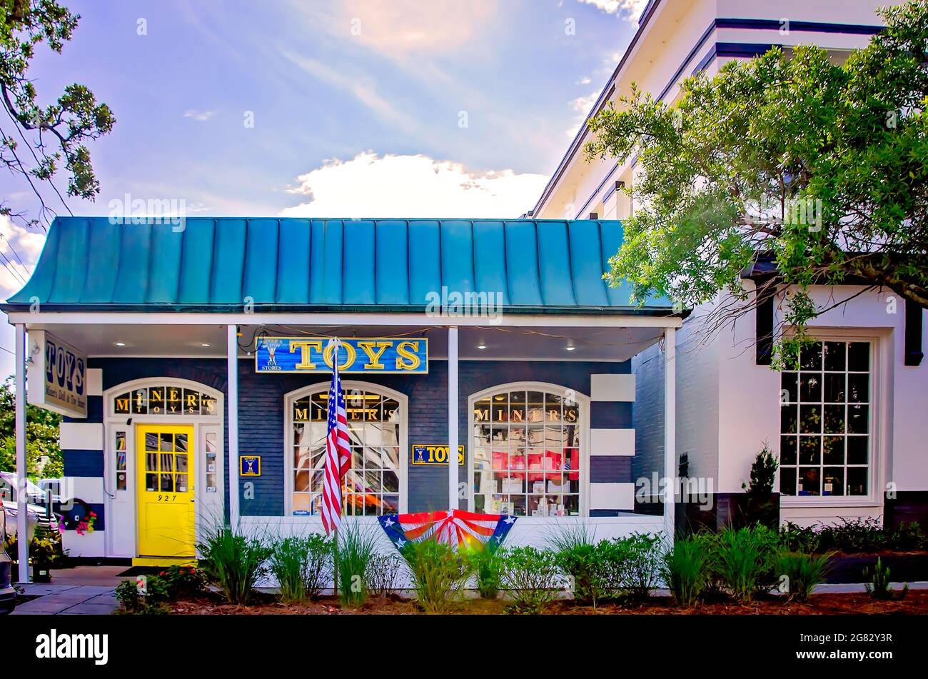 I giocattoli dei minatori sono raffigurati, il 4 luglio 2021, a Ocean Springs, Mississippi. Il negozio di giocattoli a conduzione familiare è stato fondato nel 1987 da John e MaryAlice Miner. Foto Stock