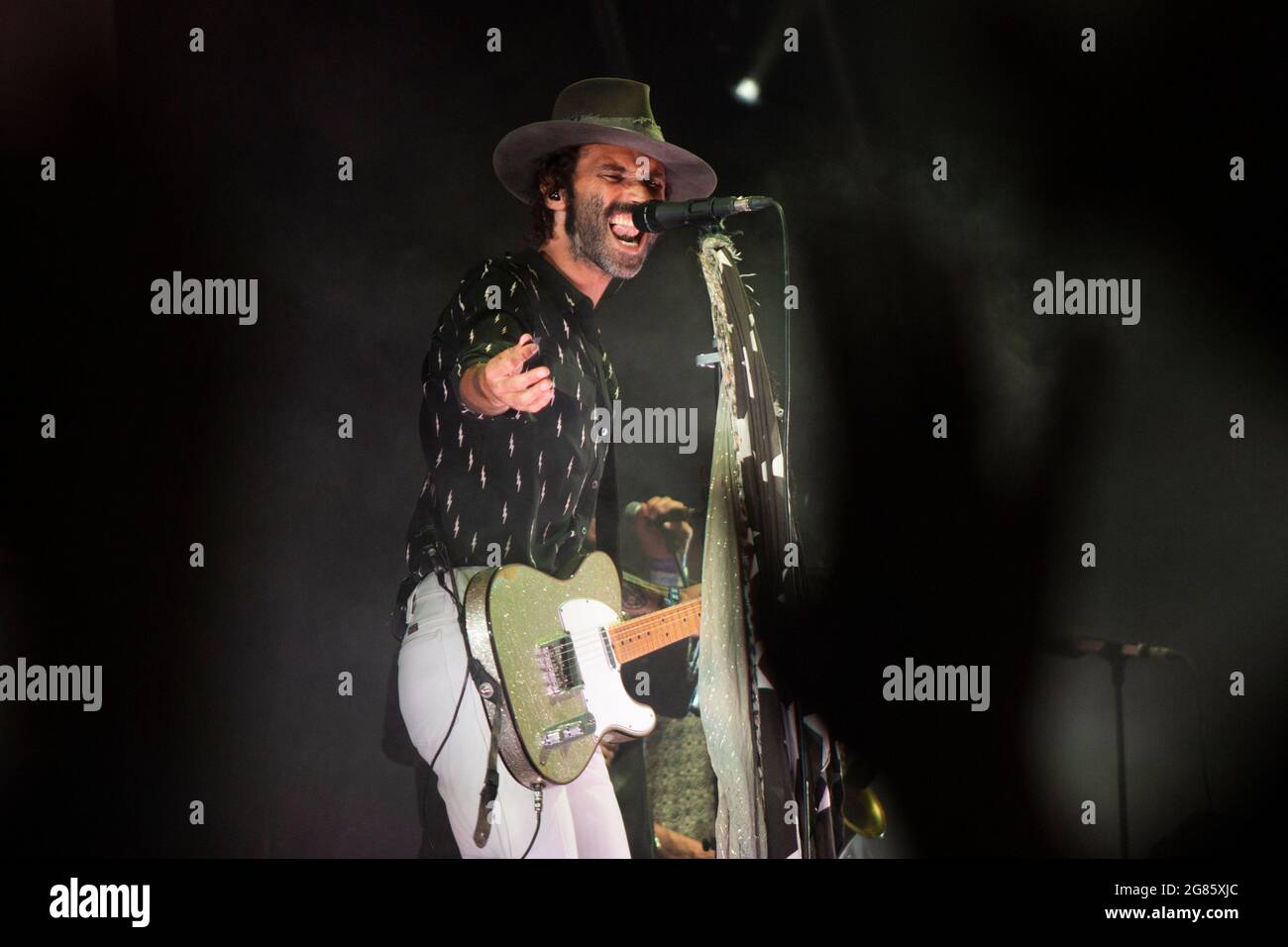 BARCELLONA, ESPAÑA – LUGLIO 10. Leiva en concierto en el Escenario Cruïlla Enamora del Festival Cruïlla 2021 en Barcelona, España Foto Stock