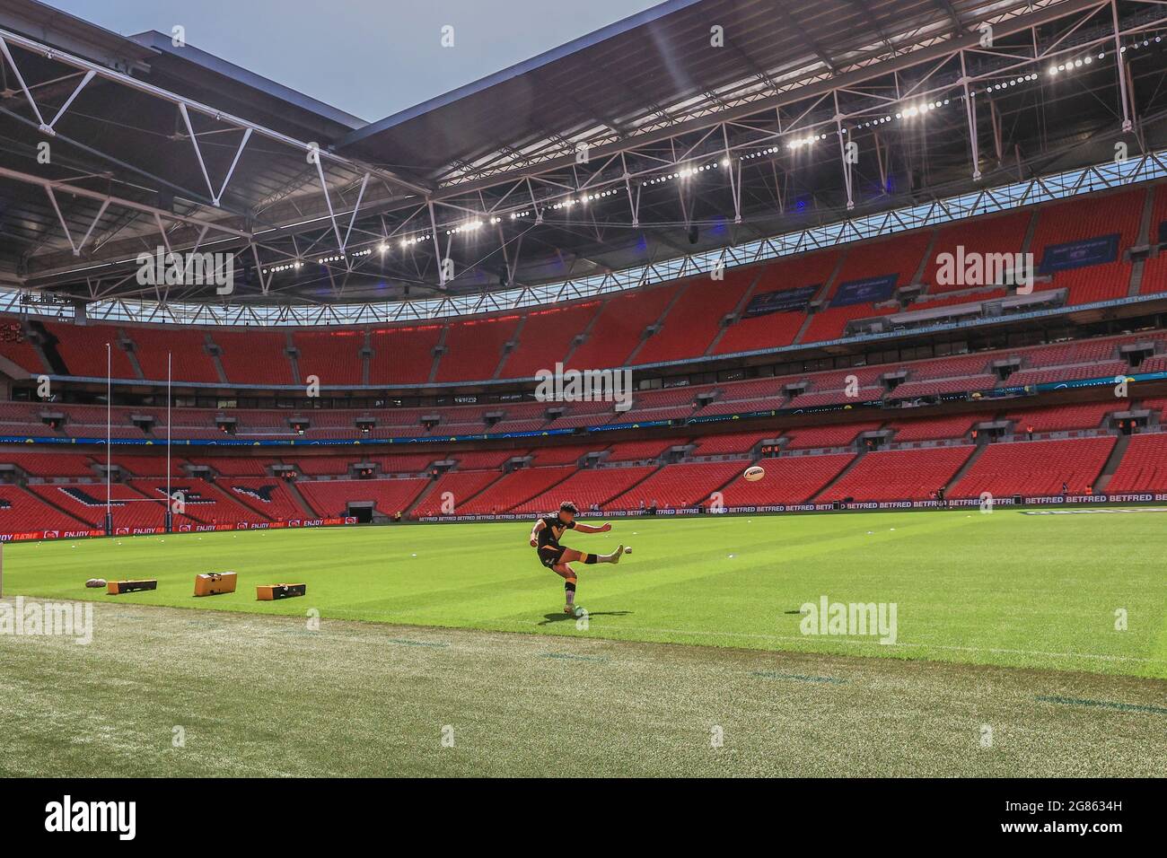 Vista generale dello stadio di Wembley prima della partita finale della Coppa AB Sundecks 1895, Featherstone Rovers contro York City Knights Foto Stock