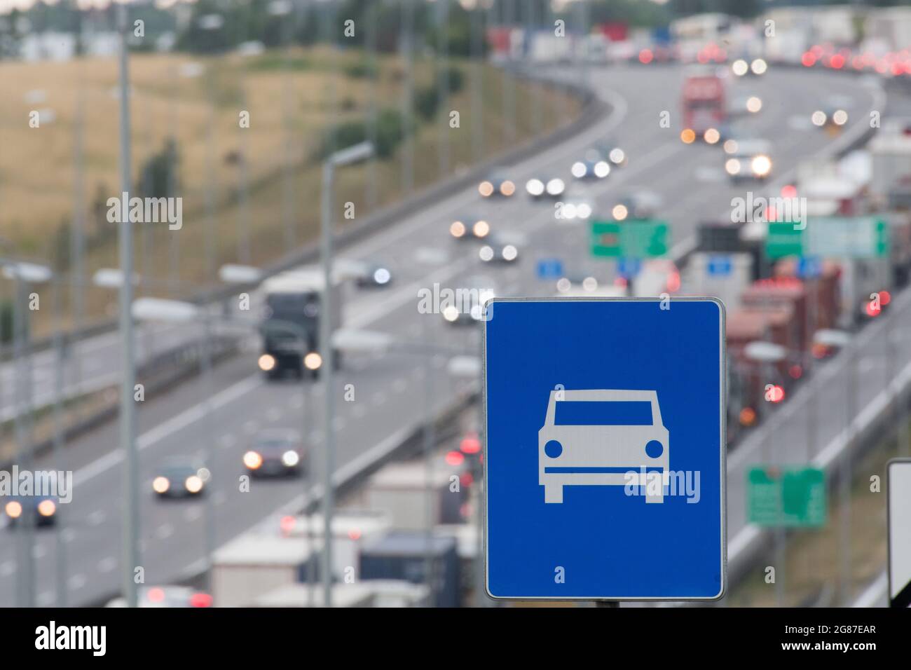 Ingorgo sulla superstrada S6 chiamata Obwodnica Trojmiasta (Tricity Beltway) per l'autostrada A1 a Gdansk, Polonia. 5 Luglio 2021 © Wojciech Strozyk / Alam Foto Stock