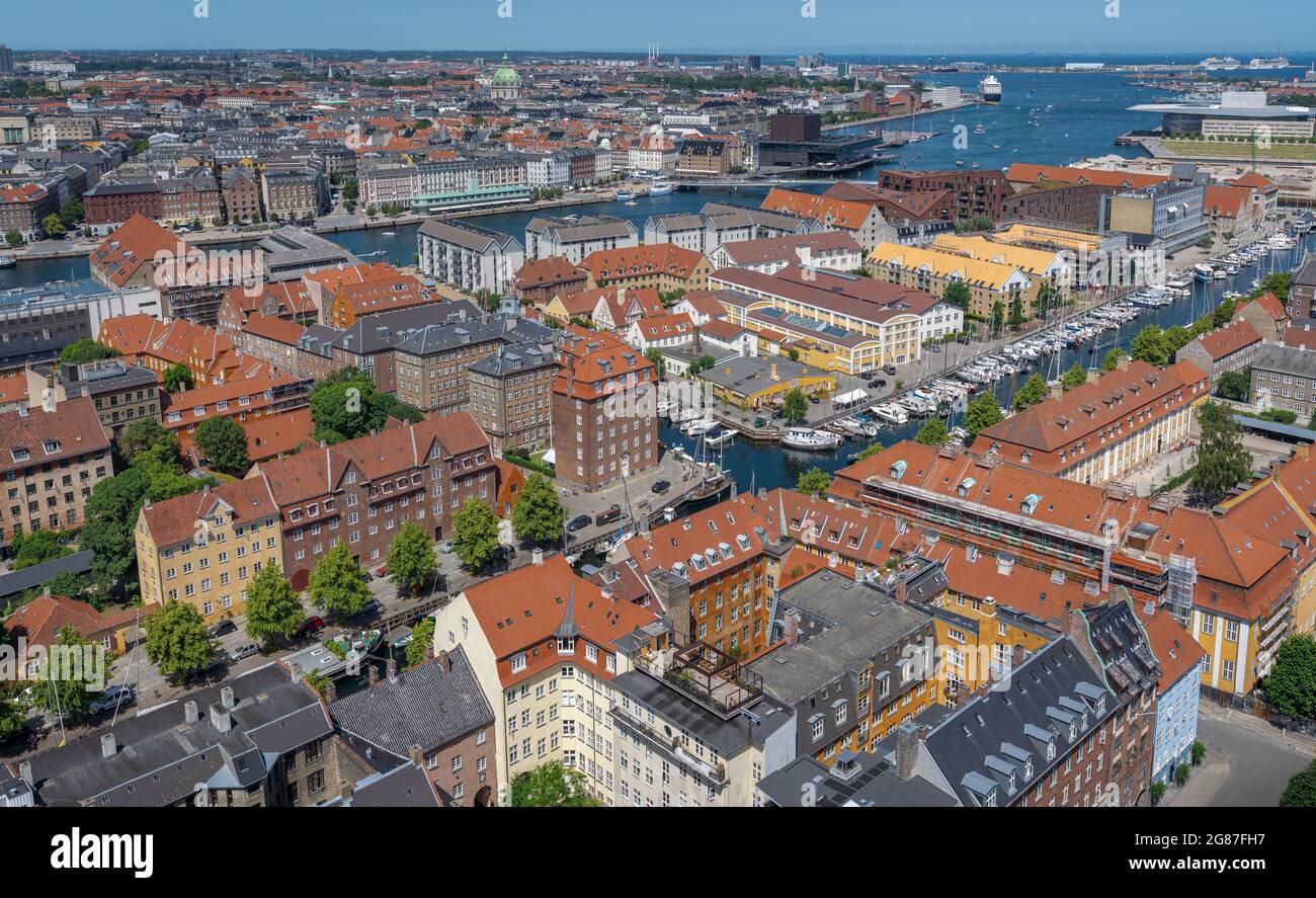 Vista aerea della città e dei canali di Copenhagen - Copenhagen, Danimarca Foto Stock