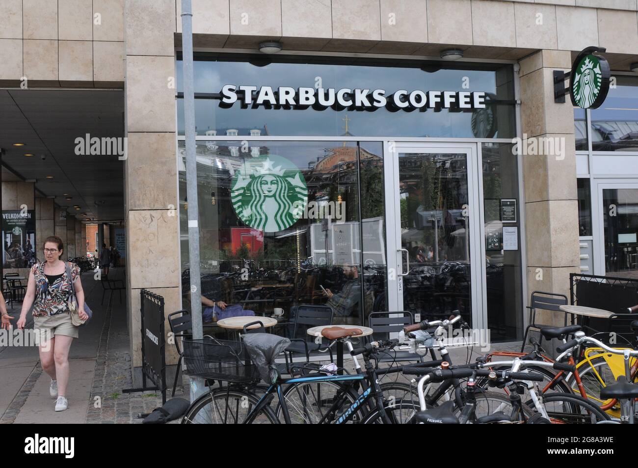 Copenhagen, Danimarca.18 luglio 2021, Seattle starbucks Coffee chain nella capitale danese Copenhagen Danimarca. (Foto..Francis Joseph Dean/Dean Pictures) Foto Stock