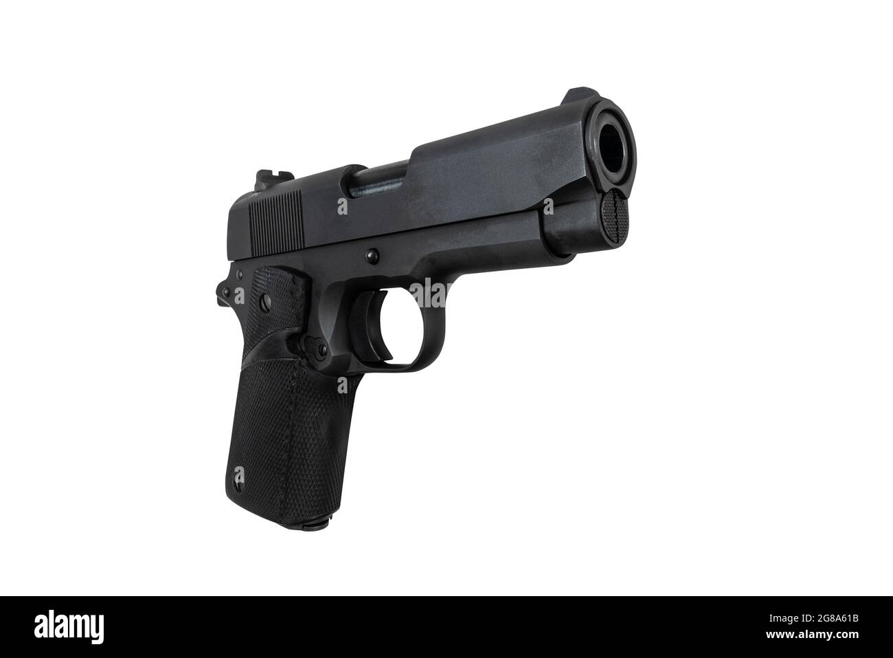 Pistola semiautomatica calibro 45 nera isolata su bianco. Foto Stock