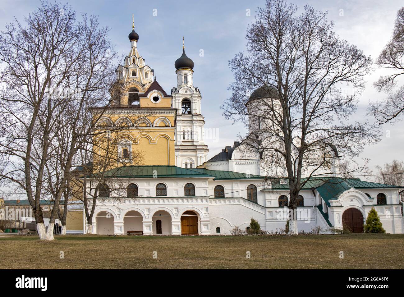 Kirzhach, regione di Vladimir, Russia - Aprile, 2021: Monastero dell'Annunciazione. Il monastero diocesano di Kirzhach della Santa Annunciazione è stato fondato da San Sergio Foto Stock