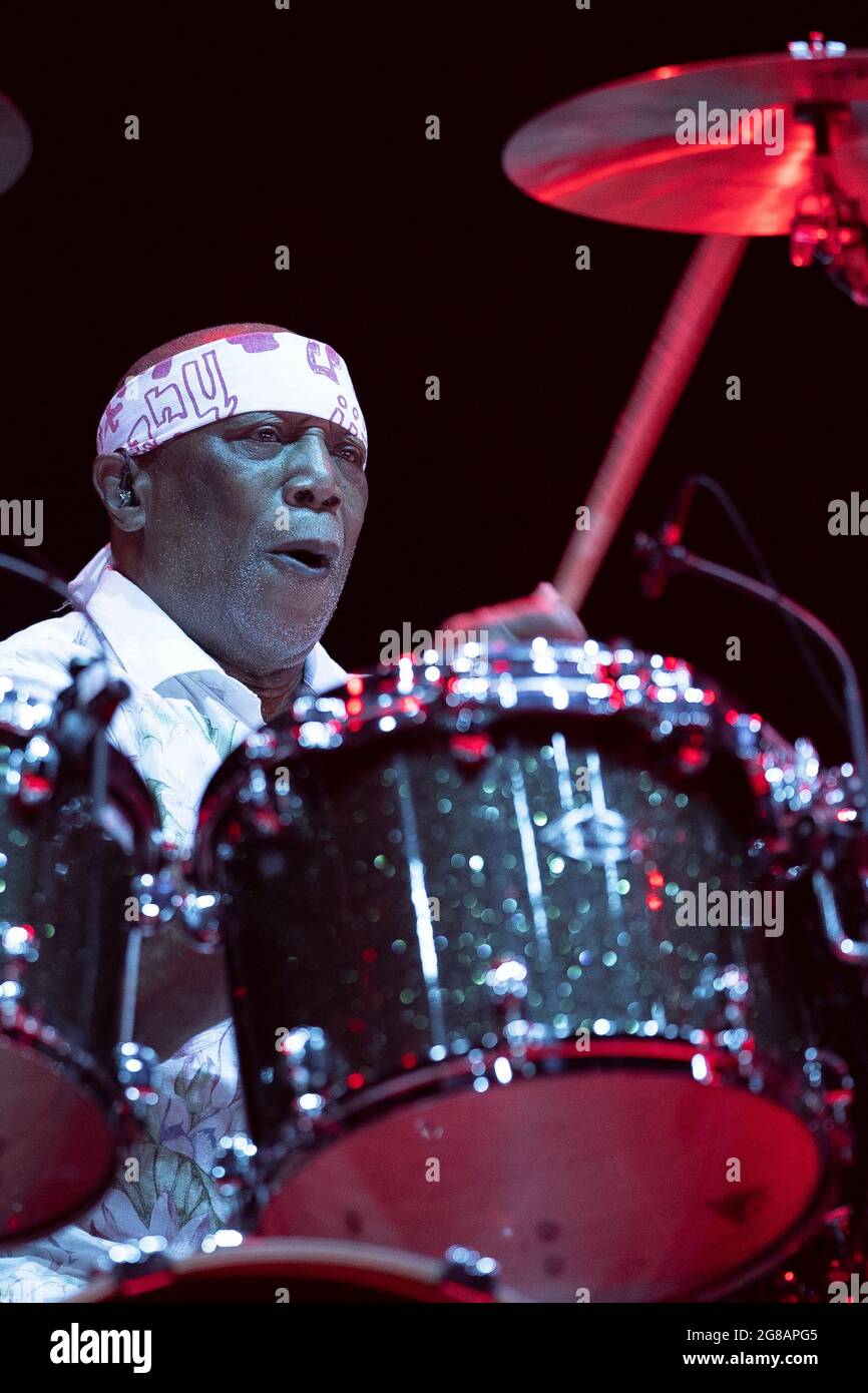 Madrid, Spagna. 18 luglio 2021. Il batterista americano Billy Cobham della Billy Cobham Band si esibisce dal vivo durante il festival musicale 'Noches del Botanico' di Madrid. (Foto di Atilano Garcia/SOPA Images/Sipa USA) Credit: Sipa USA/Alamy Live News Foto Stock