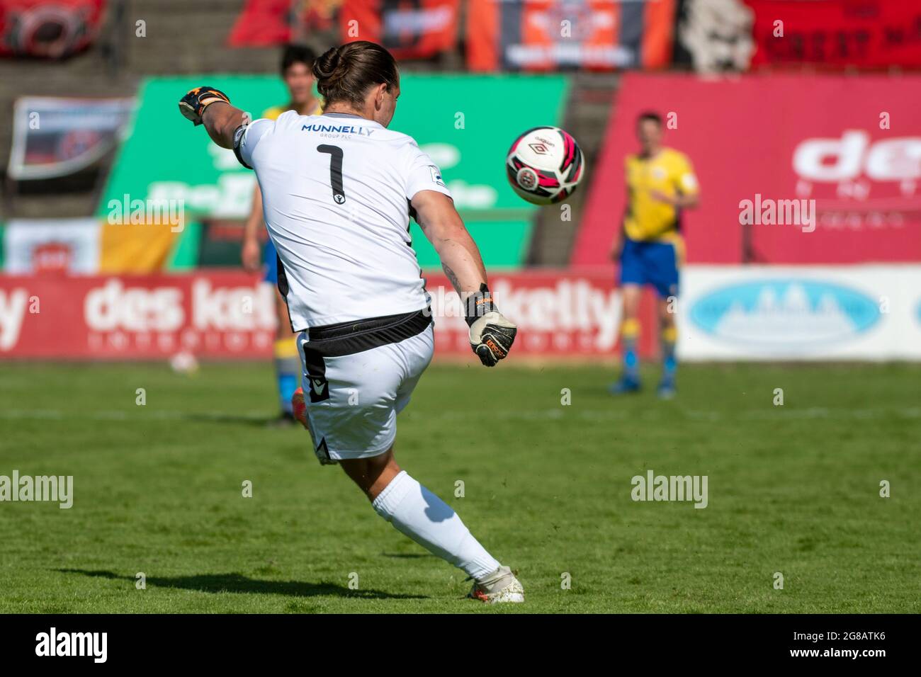 Dublino, Irlanda. 18 luglio 2021. Lee Steacy di Longford calcia la palla durante la partita SSE Airtricity Premier Division tra il Bohemians FC e Longford Town al Dalymount Park di Dublino, Irlanda, il 18 luglio 2021 (Foto di Andrew SURMA/SIPA USA). Credit: Sipa USA/Alamy Live News Foto Stock