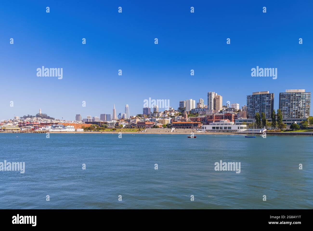Vista soleggiata del San Francisco Maritime National Historical Park in California Foto Stock