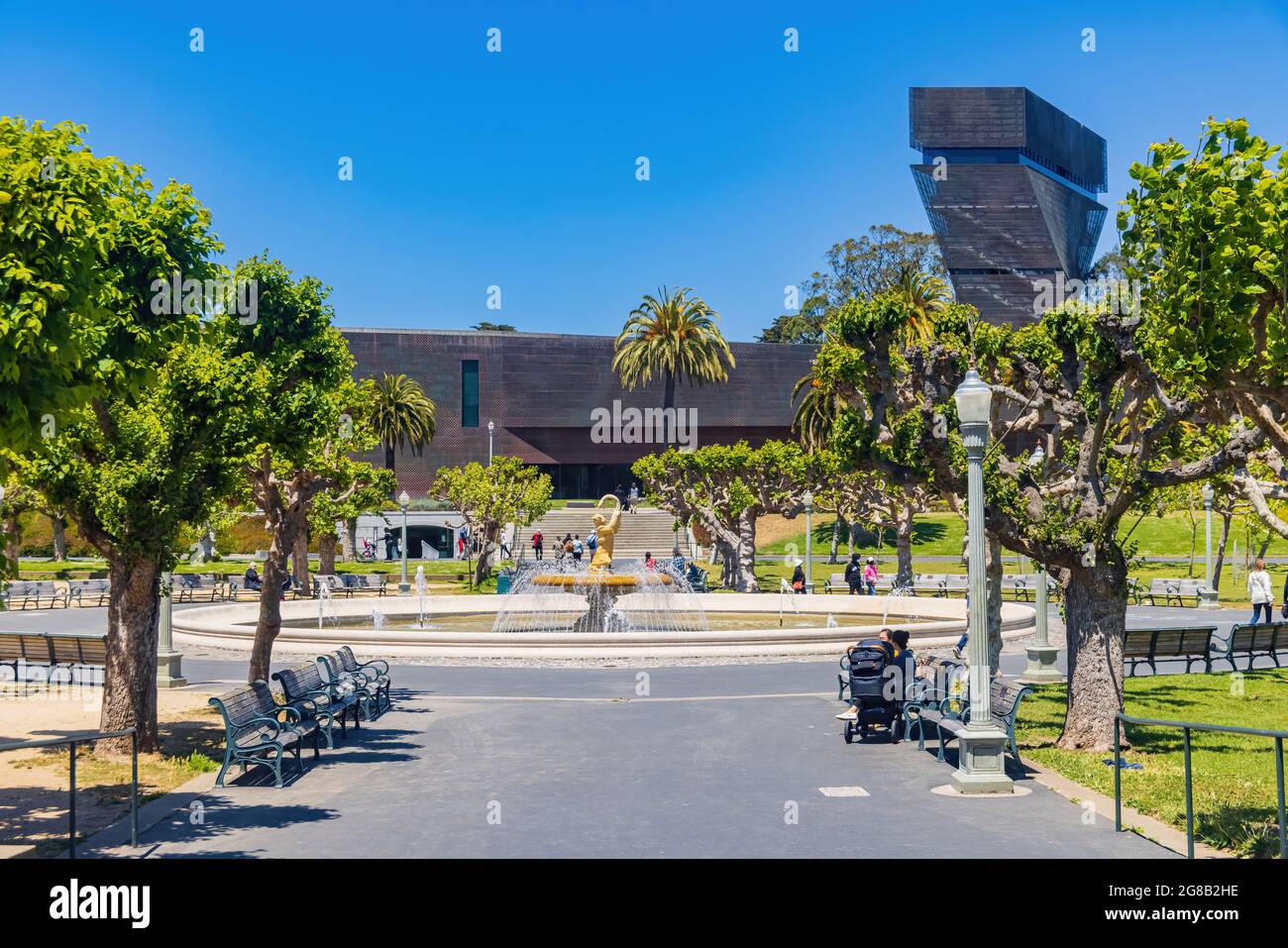 San Francisco, 20 MAGGIO 2021 - Vista esterna del Museo de Young Foto Stock