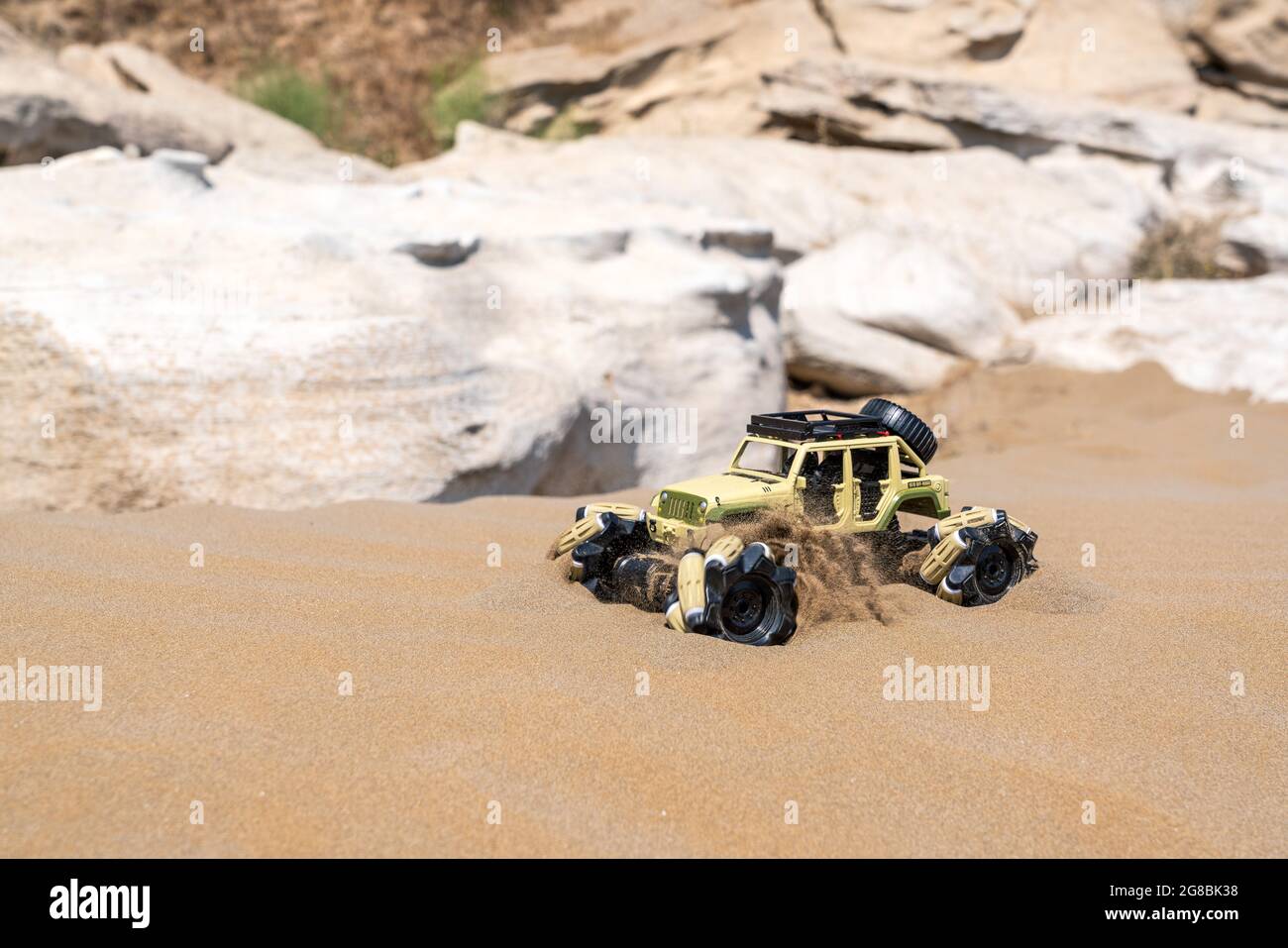 Auto buggy radiocomandata con motore elettrico su sabbia. Raduno fuori  strada Foto stock - Alamy