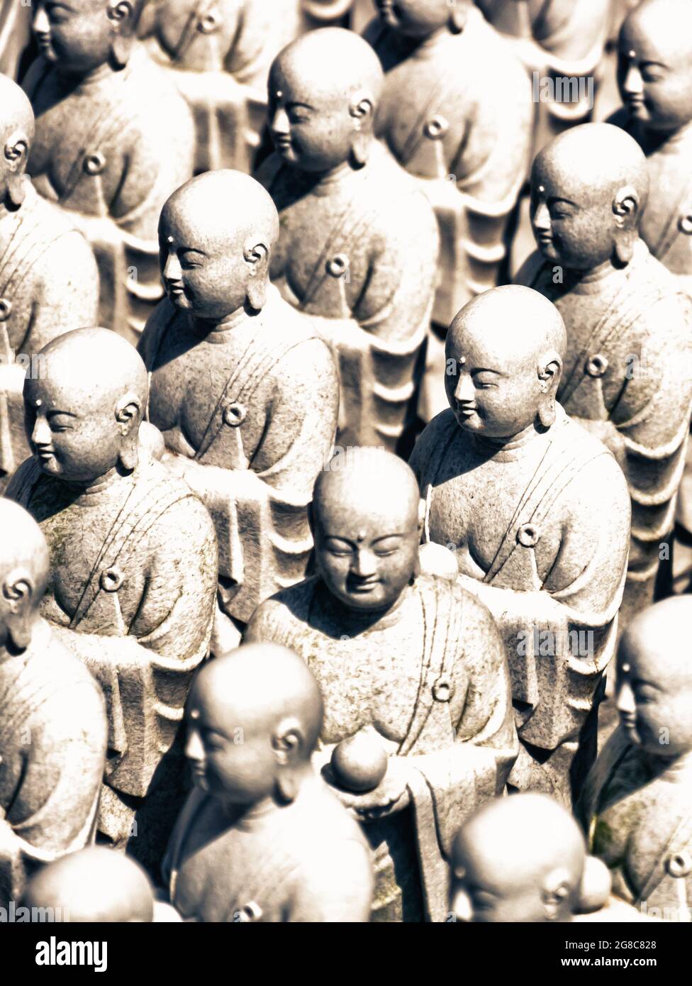 Colpo verticale del tempio di Hase a Kamakura, Giappone Foto Stock